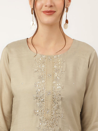 Green Embroidered Chanderi Kurta, Trouser With Dupatta | LASVINI - Redefining Indian Fashion with Elegance
