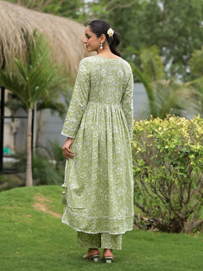 Green Floral Print Cotton Nyra Cut Kurta Pant Set | LASVINI - Redefining Indian Fashion with Elegance