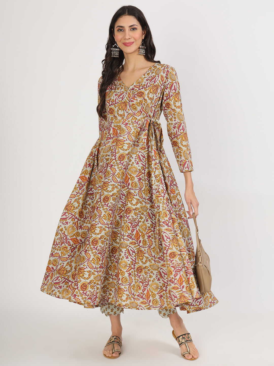 Green Floral Print Cotton Kurta Pants Set For Women | LASVINI - Redefining Indian Fashion with Elegance