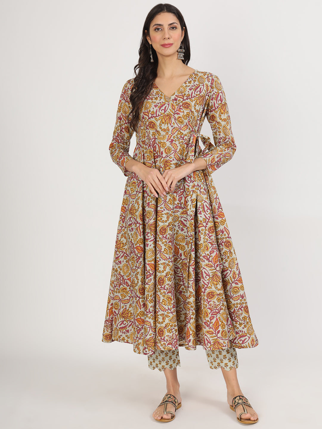 Green Floral Print Cotton Kurta Pants Set For Women | LASVINI - Redefining Indian Fashion with Elegance