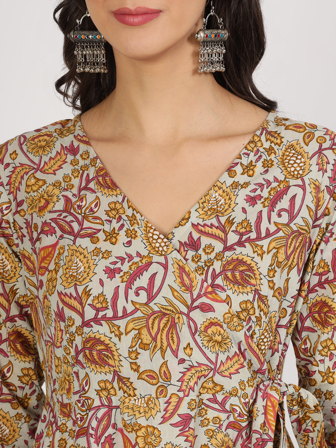 Green Floral Print Cotton Kurta Pants Set For Women | LASVINI - Redefining Indian Fashion with Elegance