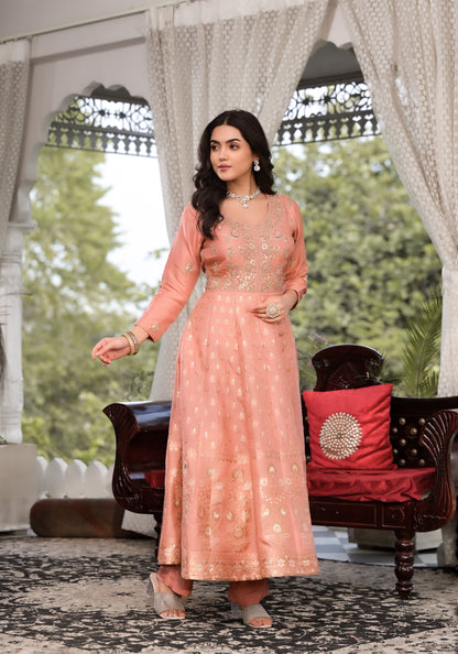 Peach Zardozi Embroidered Banarsi Russian Silk Kurta Set With Banarsi Khadi Organza Dupatta | LASVINI - Redefining Indian Fashion with Elegance