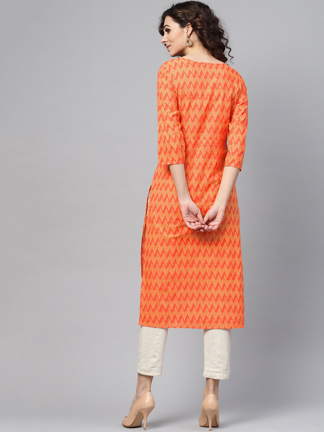 Peach Staright Kurta With Keyhole Neck & 3/4 Sleeves | LASVINI - Redefining Indian Fashion with Elegance