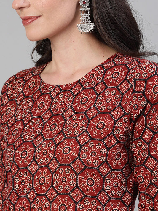 Women Maroon Calf Length Three-Quarter Sleeves Straight Ethnic Motif Printed Cotton Kurta With Pockets And Face Mask | LASVINI - Redefining Indian Fashion with Elegance