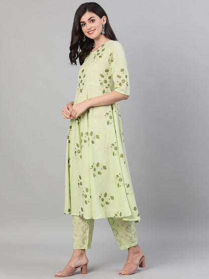 Women Green Three-Quarter Sleeves Straight Kurta With Palazzo And Dupatta With Pockets And Face Mask | LASVINI - Redefining Indian Fashion with Elegance