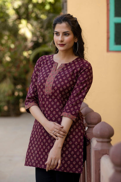 Women Burgundy Printed Tunic With Three Quarter Sleeves | LASVINI - Redefining Indian Fashion with Elegance