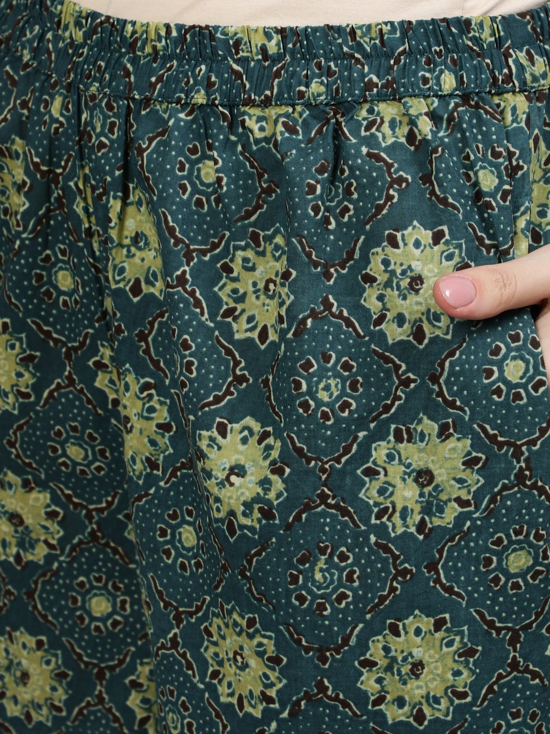 Women Green Printed Straight Kurta With Plazo & Dupatta | LASVINI - Redefining Indian Fashion with Elegance