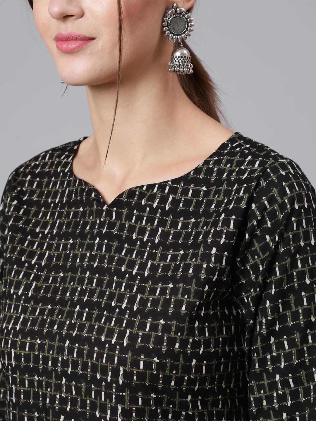 Women Black Geomatric Printed Straight Kurta With Three Quarter Sleeves | LASVINI - Redefining Indian Fashion with Elegance