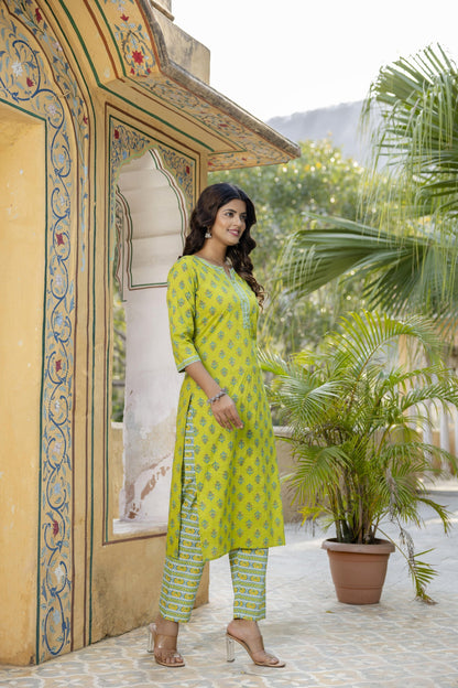 Women Green Ethnic Printed Straight Kurta With Trouser | LASVINI - Redefining Indian Fashion with Elegance