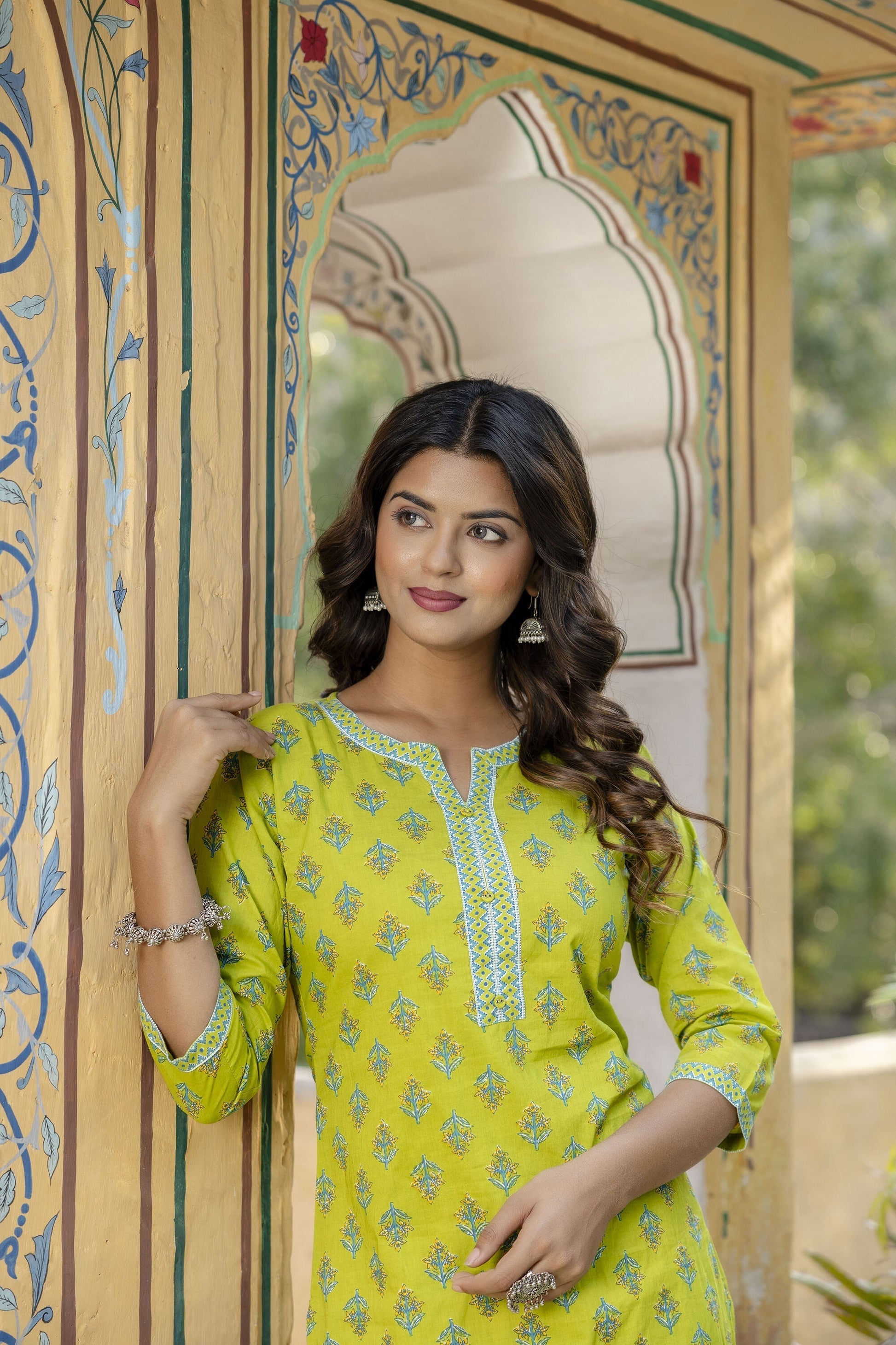 Women Green Ethnic Printed Straight Kurta With Trouser | LASVINI - Redefining Indian Fashion with Elegance