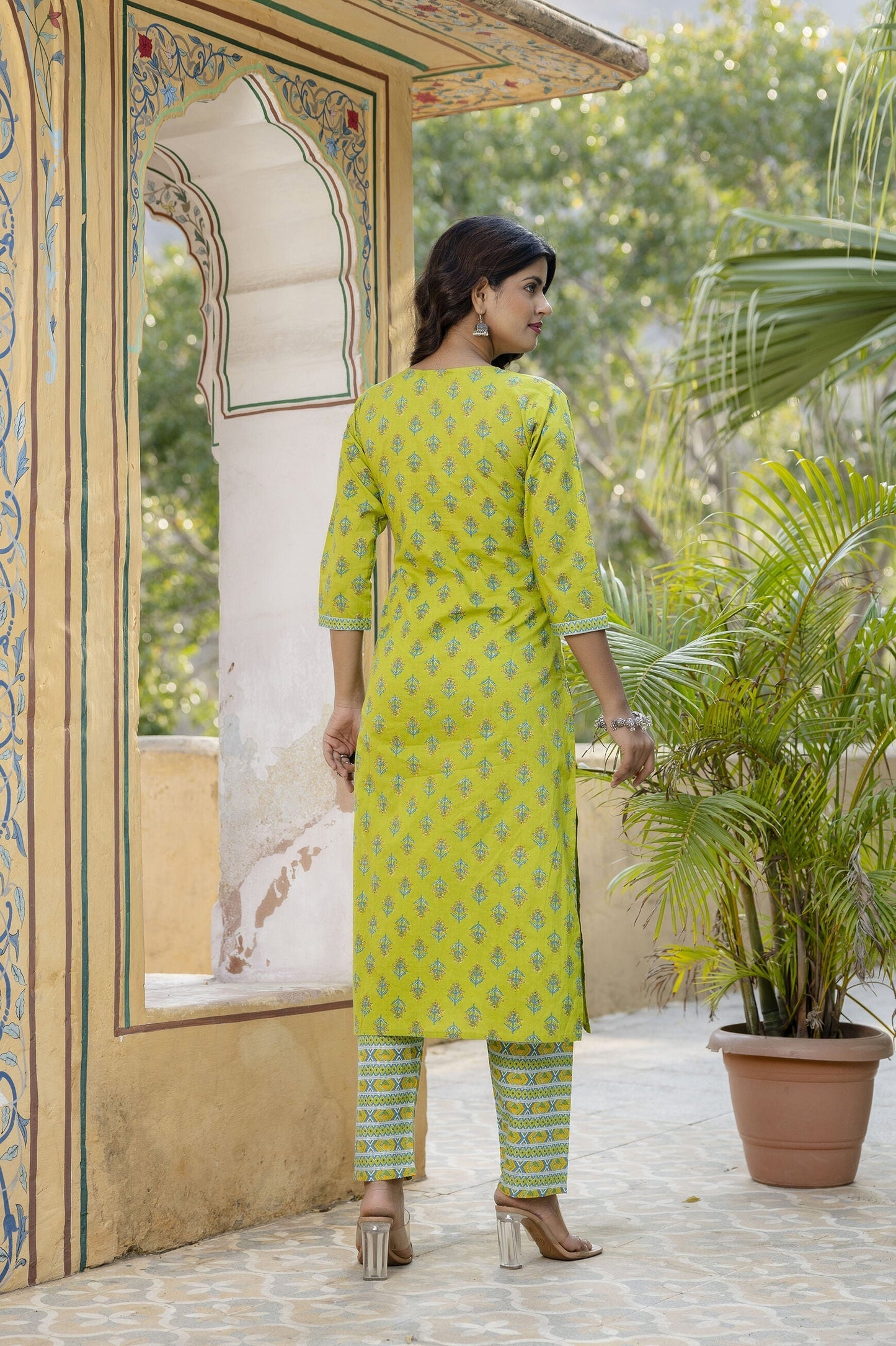 Women Green Ethnic Printed Straight Kurta With Trouser | LASVINI - Redefining Indian Fashion with Elegance