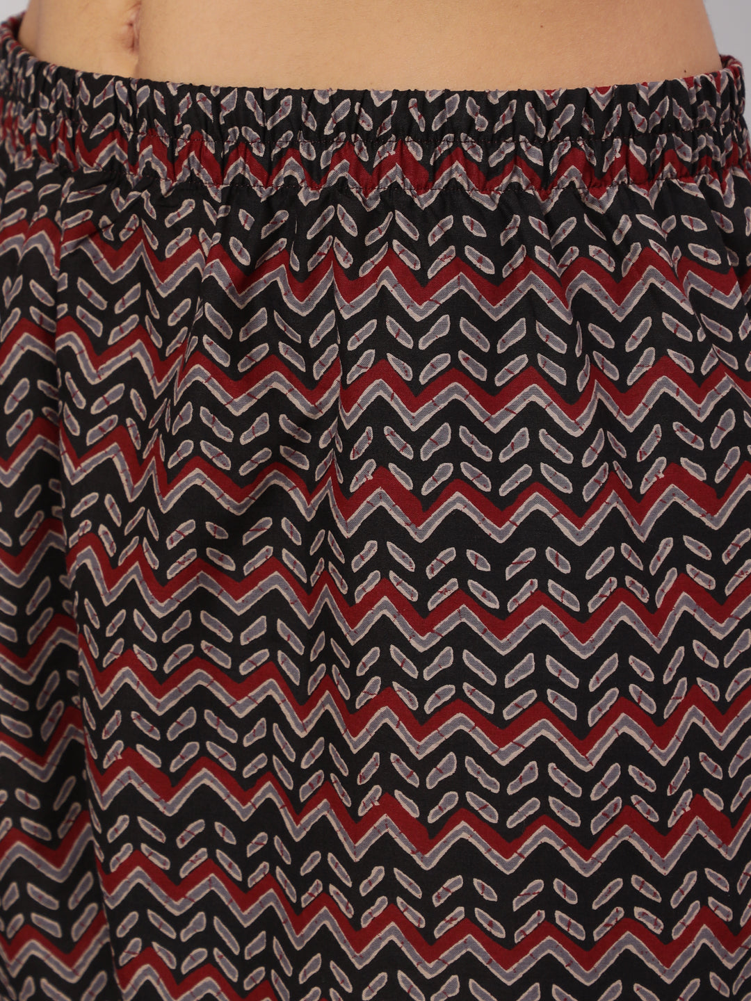 Women Black Ethnic Printed Straight Kurta With Trouser | LASVINI - Redefining Indian Fashion with Elegance