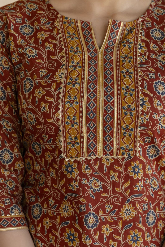 Women Maroon Ethnic Printed Straight Kurta With Trouser | LASVINI - Redefining Indian Fashion with Elegance