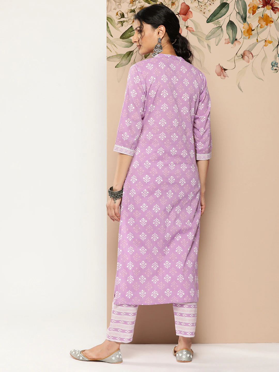 Women Lavender Printed Straight Kurta With Trouser | LASVINI - Redefining Indian Fashion with Elegance