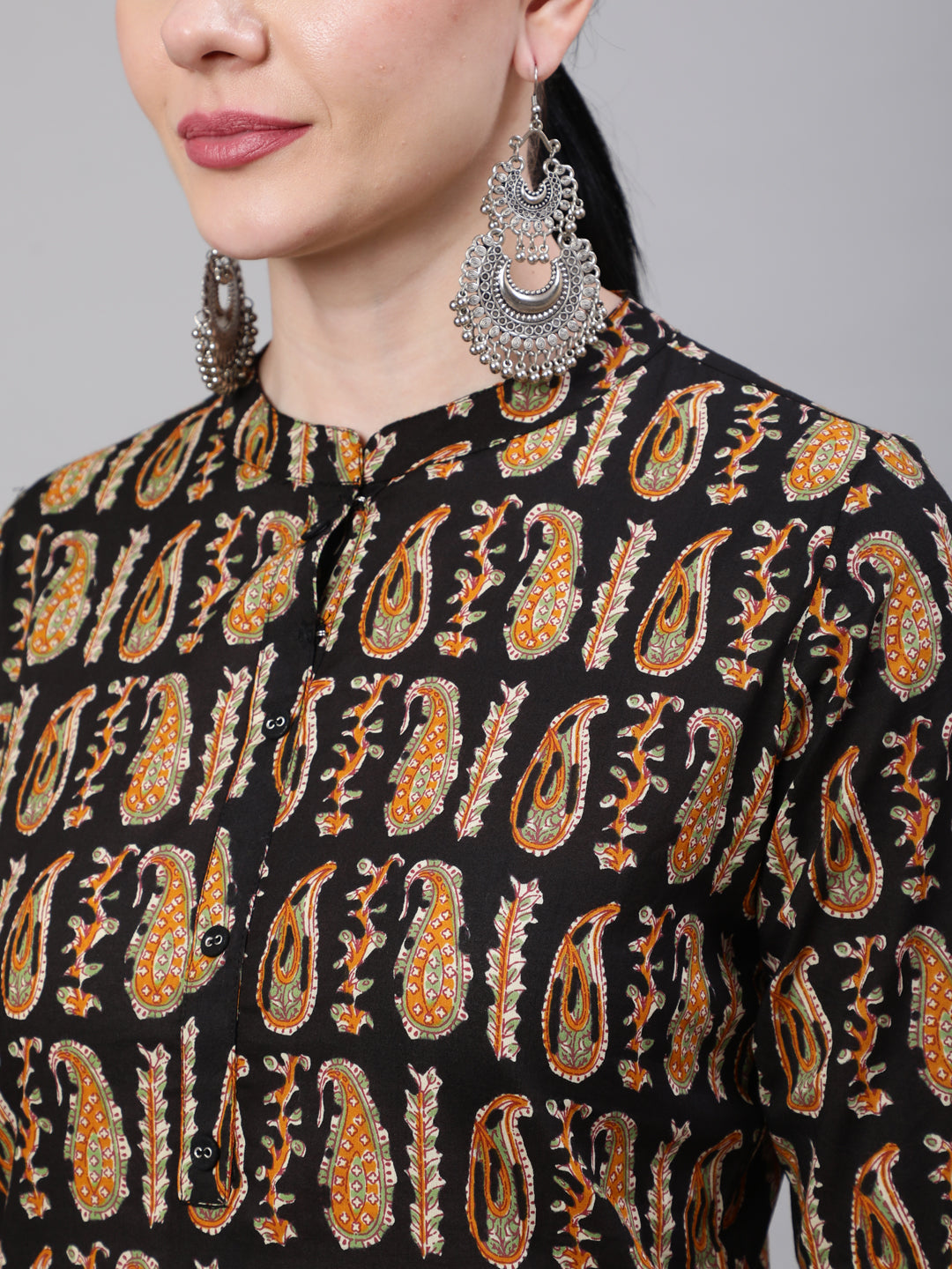 Women Black Paisley Printed Straight Tunic With Three Quarter Sleeves | LASVINI - Redefining Indian Fashion with Elegance
