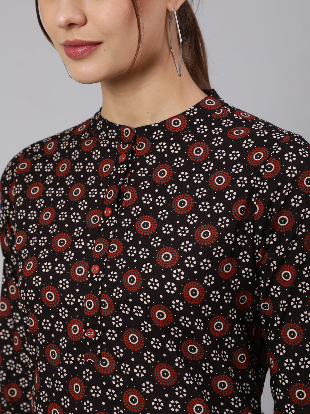 Women Black Straight Tunic With Three Quarter Sleeves | LASVINI - Redefining Indian Fashion with Elegance