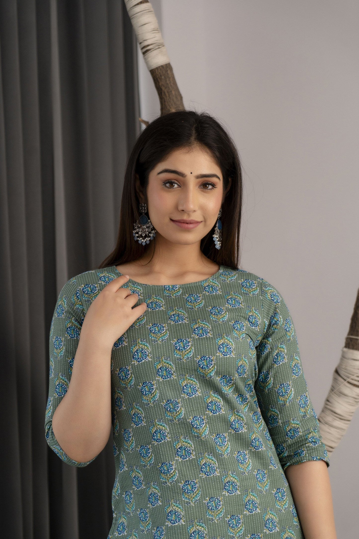 Women Green Ethnic Printed Straight Kurta With Three Quarter Sleeves | LASVINI - Redefining Indian Fashion with Elegance