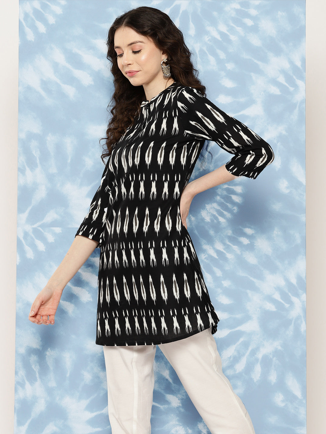 Women Black Straight Tunic With Three Quarter Sleeves | LASVINI - Redefining Indian Fashion with Elegance