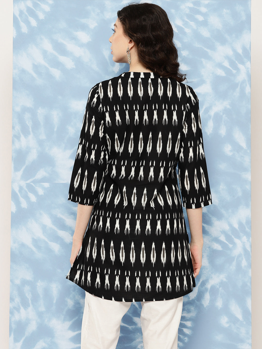 Women Black Straight Tunic With Three Quarter Sleeves | LASVINI - Redefining Indian Fashion with Elegance