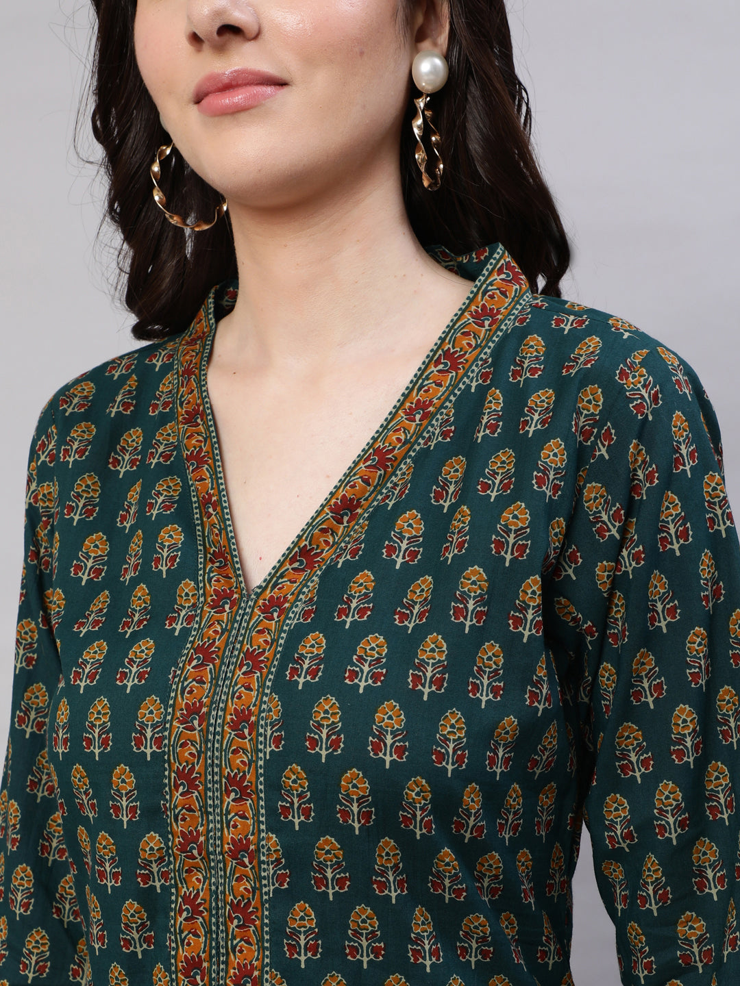 Women Green Ethnic Printed Straight Kurta With Three Quarter Sleeves | LASVINI - Redefining Indian Fashion with Elegance