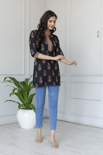 Women Black Straight Tunic With Three Quarter Sleeves | LASVINI - Redefining Indian Fashion with Elegance