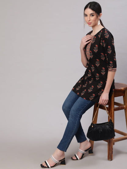 Women Black Straight Tunic With Three Quarter Sleeves | LASVINI - Redefining Indian Fashion with Elegance