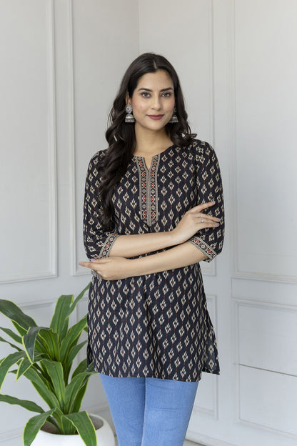 Women Black Straight Tunic With Three Quarter Sleeves | LASVINI - Redefining Indian Fashion with Elegance