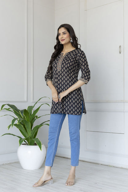 Women Black Straight Tunic With Three Quarter Sleeves | LASVINI - Redefining Indian Fashion with Elegance