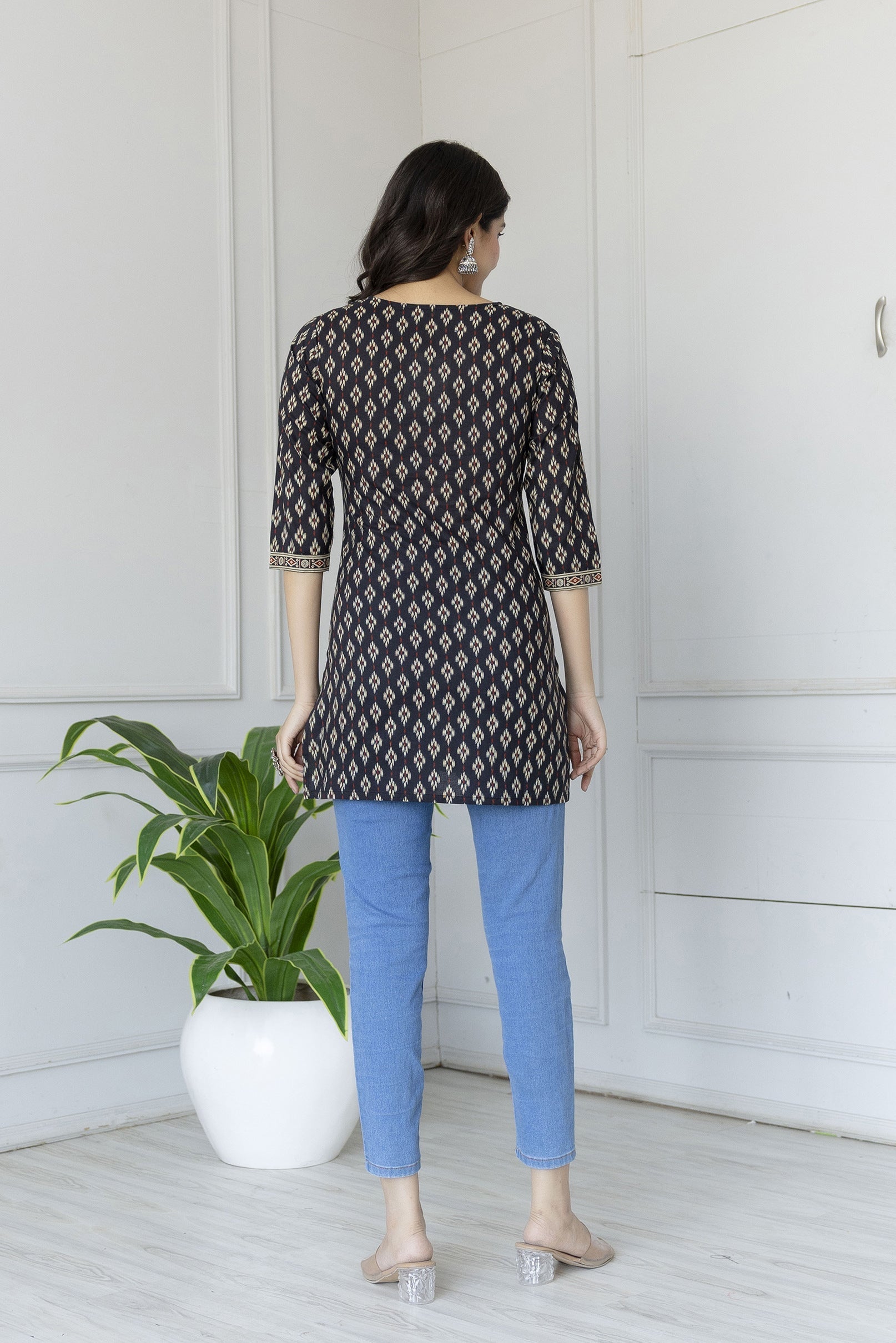 Women Black Straight Tunic With Three Quarter Sleeves | LASVINI - Redefining Indian Fashion with Elegance