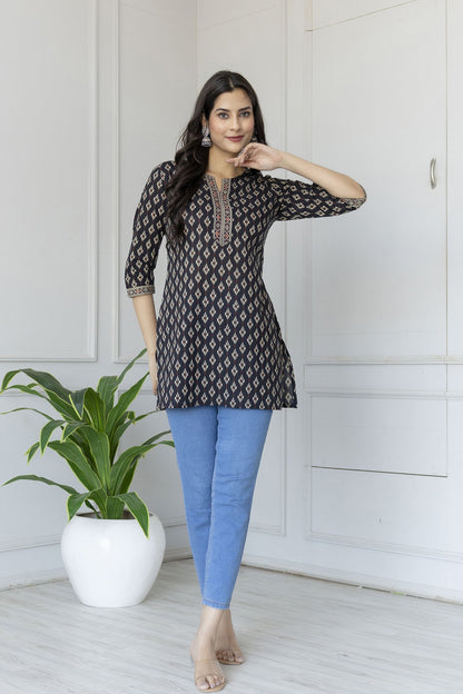 Women Black Straight Tunic With Three Quarter Sleeves | LASVINI - Redefining Indian Fashion with Elegance