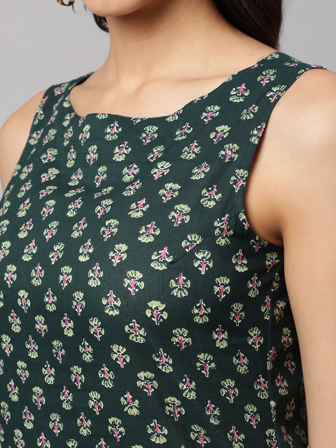 Women Green Ethnic Printed Straight Sleeveless Kurta | LASVINI - Redefining Indian Fashion with Elegance