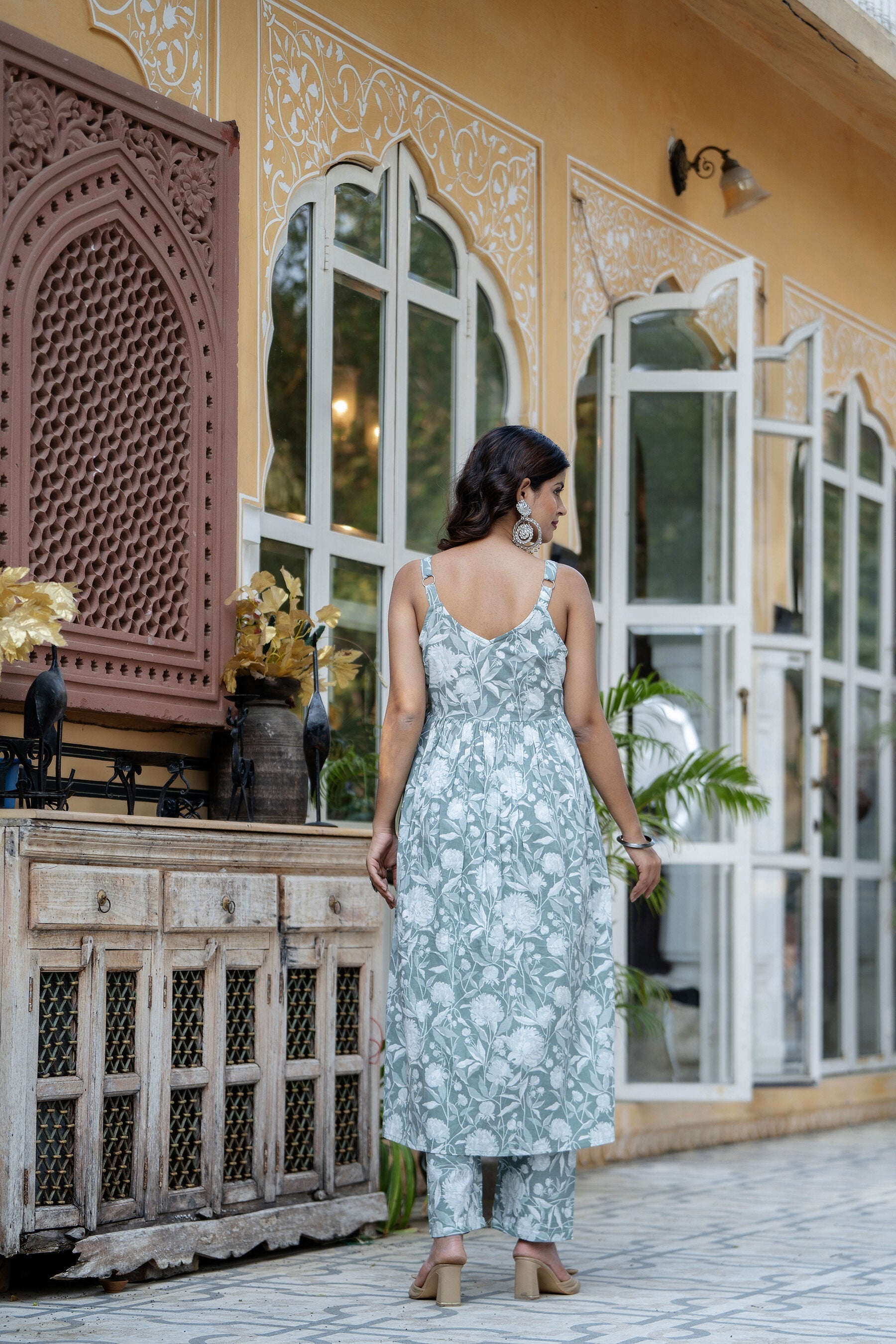 Women Green Floral Printed Flared Kurta With Trouser | LASVINI - Redefining Indian Fashion with Elegance