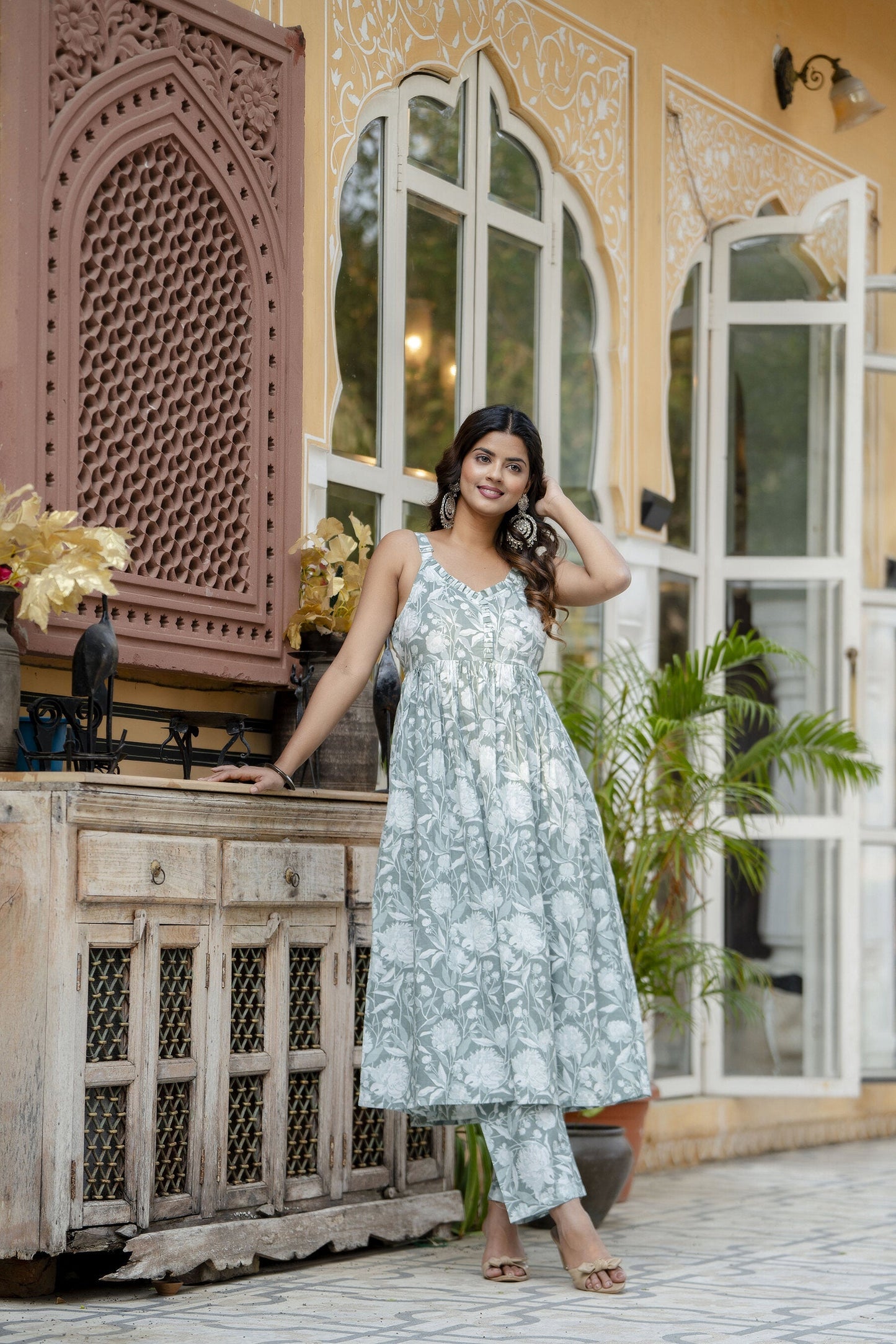 Women Green Floral Printed Flared Kurta With Trouser | LASVINI - Redefining Indian Fashion with Elegance