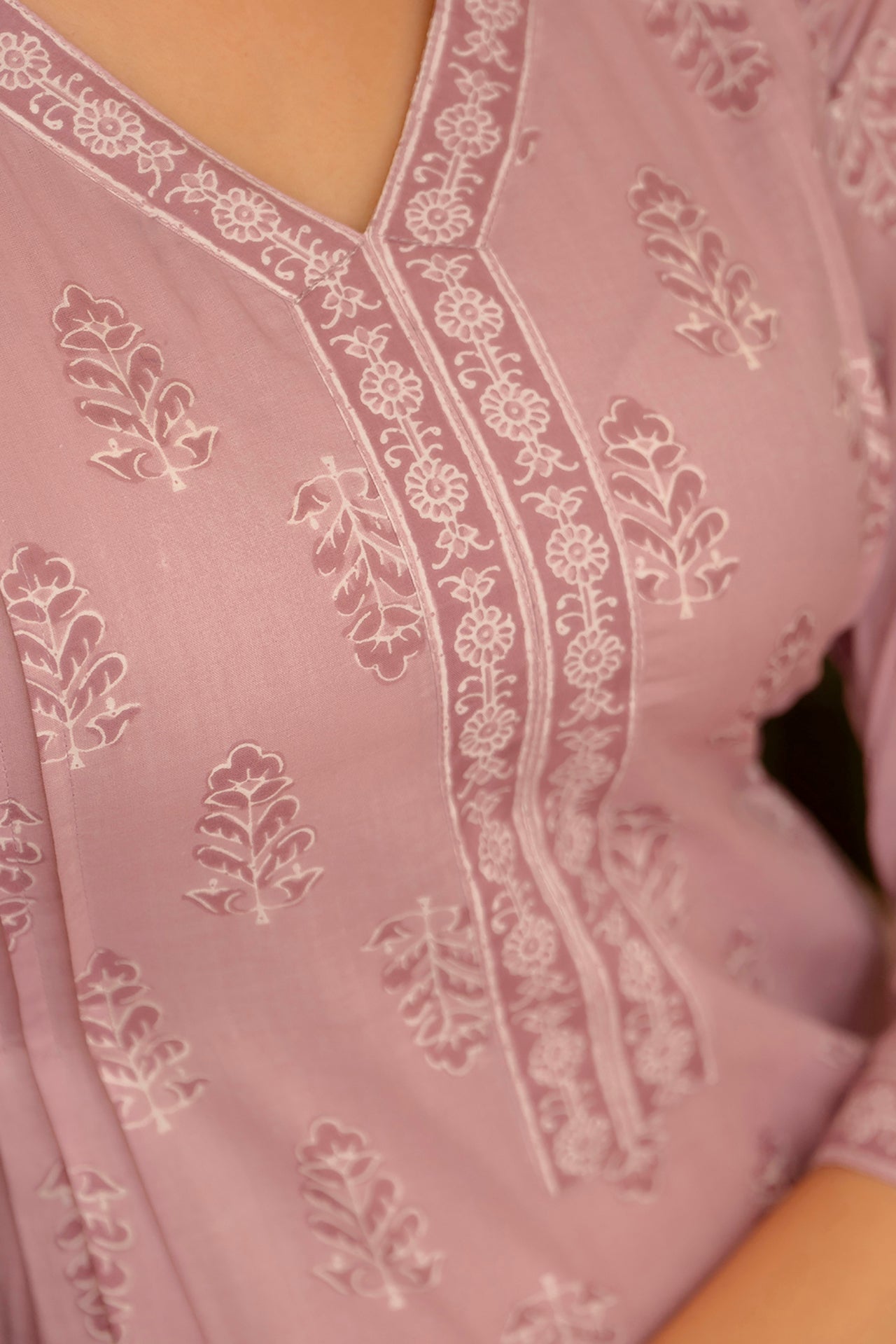 Women Purple Ethnic Printed Straight Kurta With Three Quarter Sleeves | LASVINI - Redefining Indian Fashion with Elegance