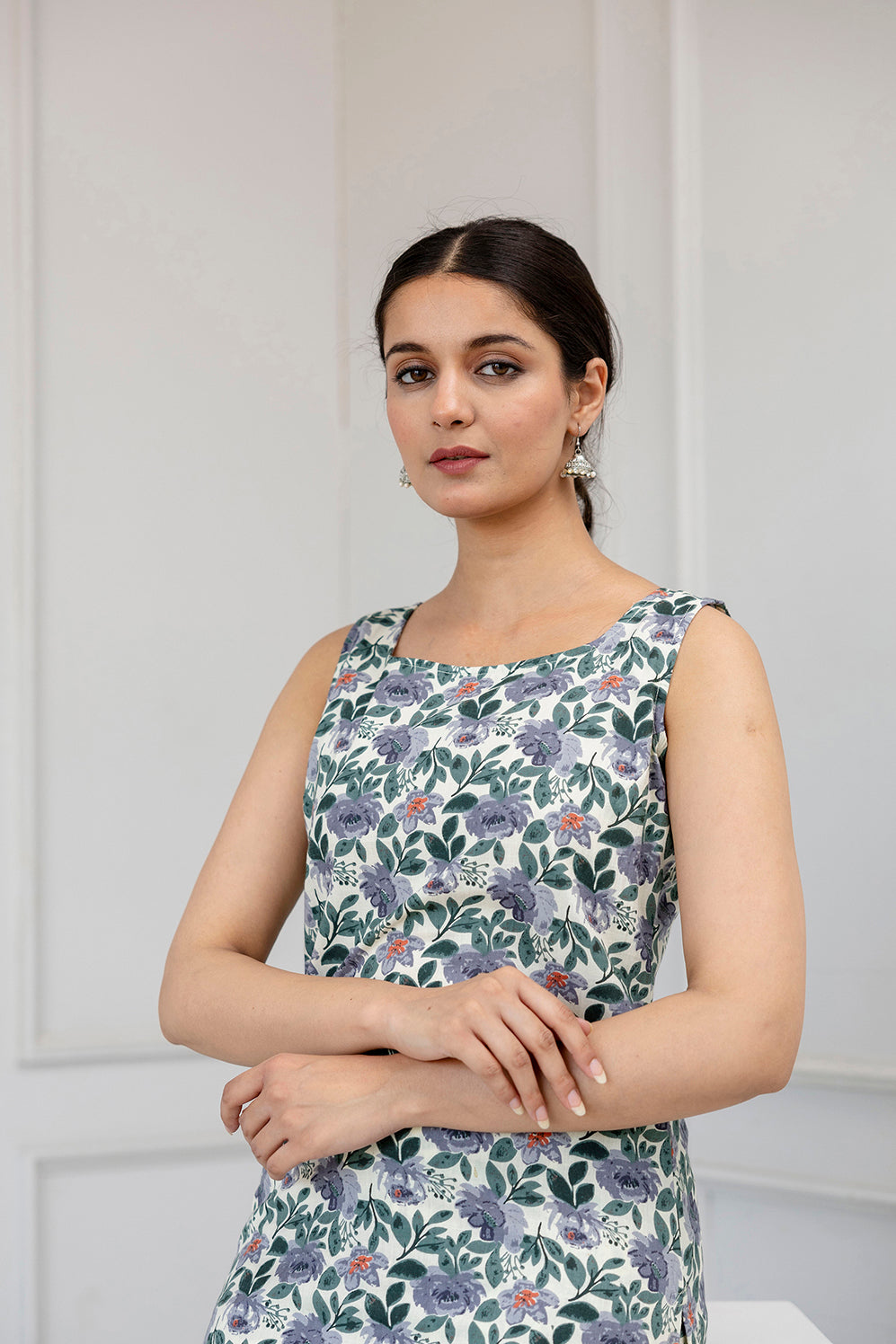 Women Off White Printed Straight Kurta With Trouser | LASVINI - Redefining Indian Fashion with Elegance