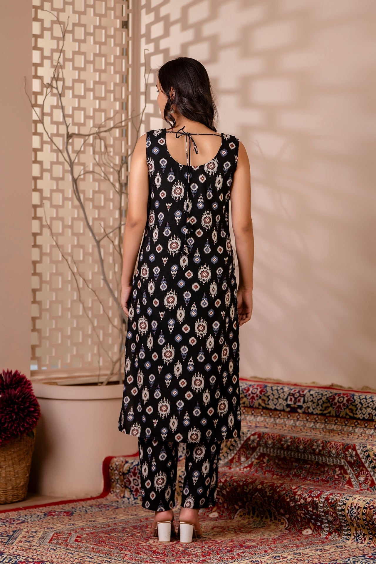 Women Black Printed Straight Kurta With Trouser | LASVINI - Redefining Indian Fashion with Elegance