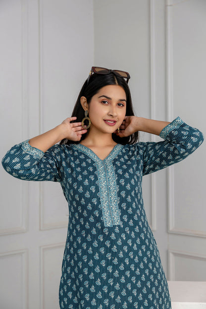 Green Printed Straight Kurta With Three Quarter Sleeves | LASVINI - Redefining Indian Fashion with Elegance