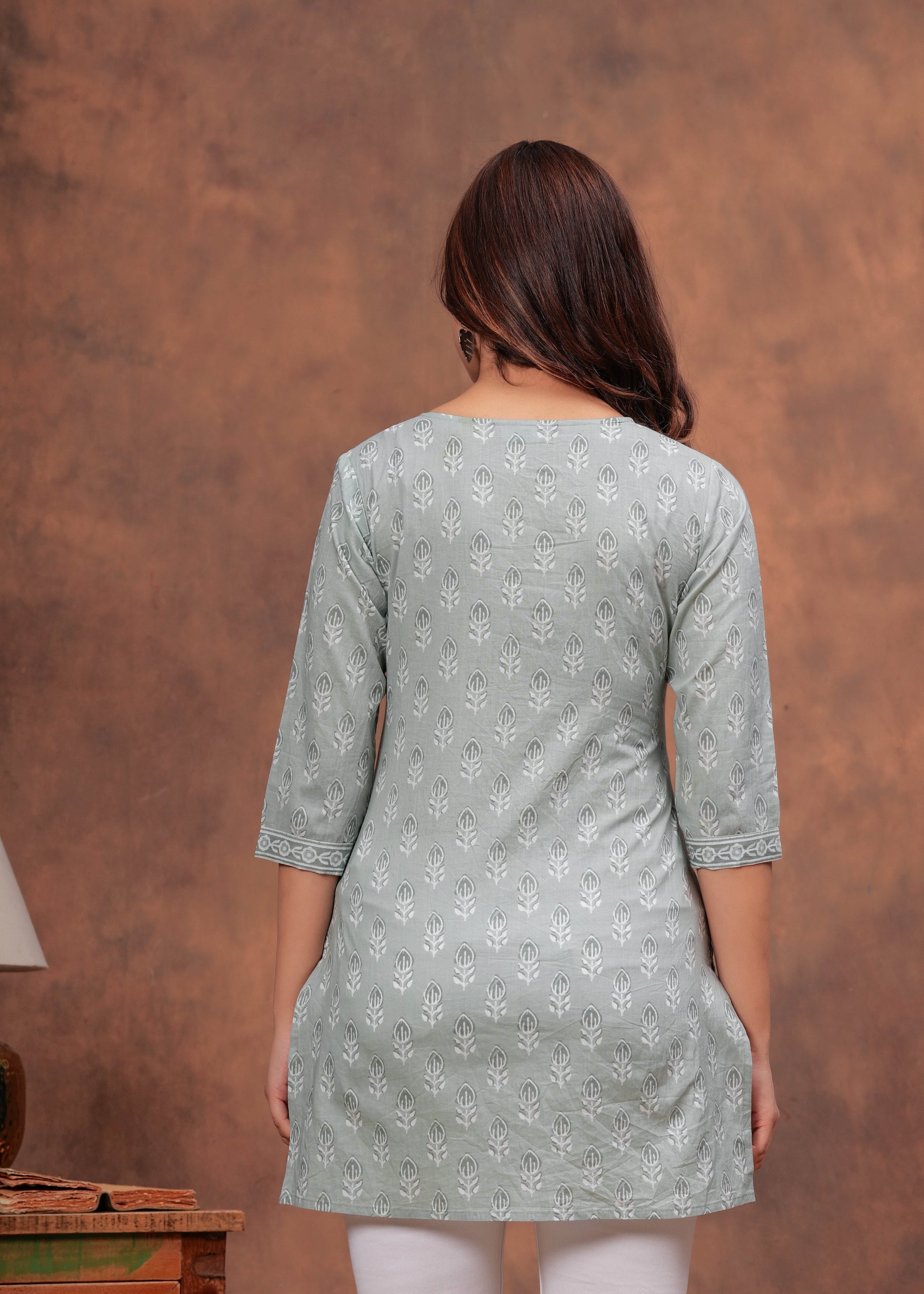 Women Green Printed Straight Tunic | LASVINI - Redefining Indian Fashion with Elegance