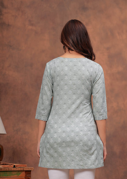 Women Green Printed Straight Tunic | LASVINI - Redefining Indian Fashion with Elegance
