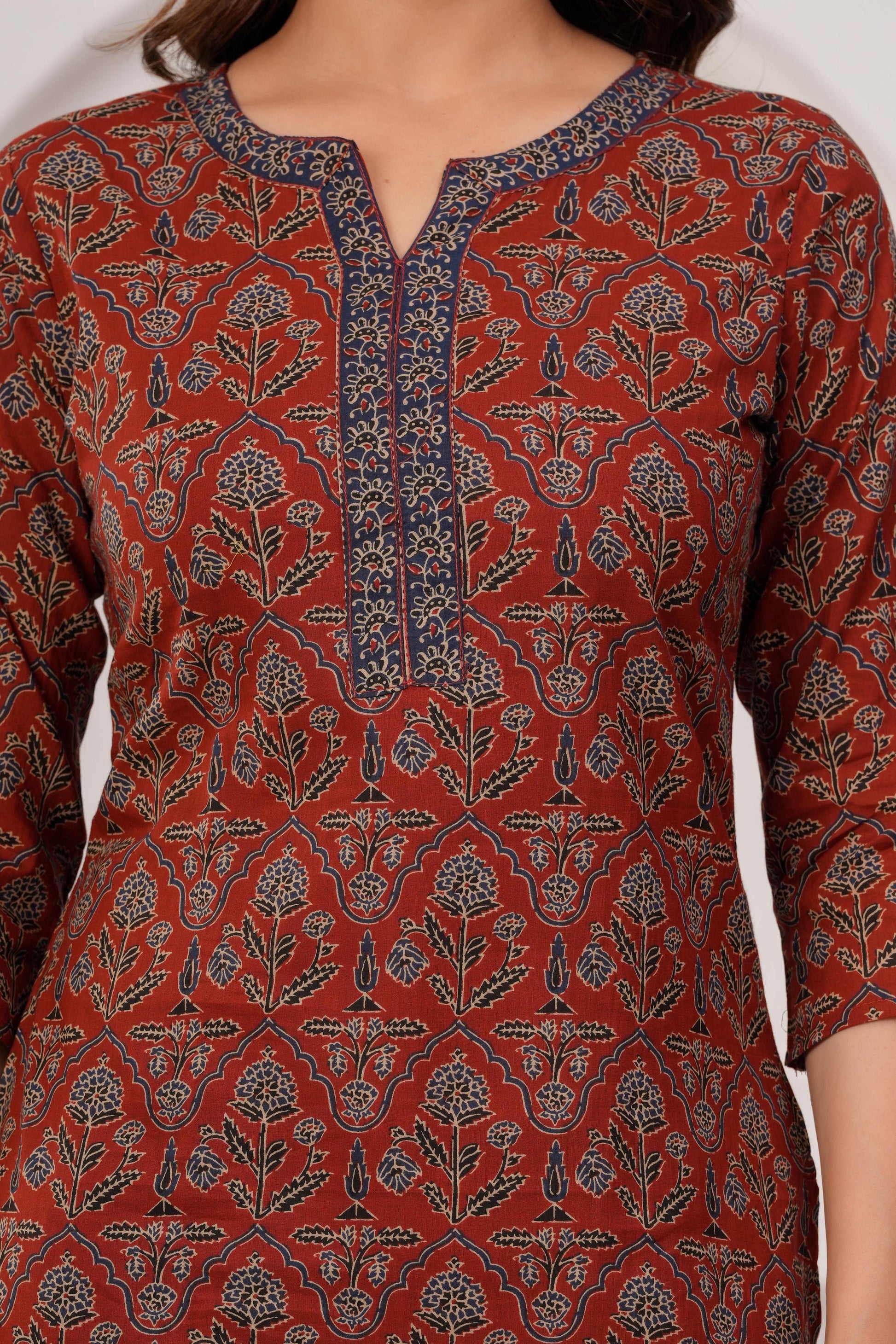 Women Maroon Printed Straight Tunic | LASVINI - Redefining Indian Fashion with Elegance