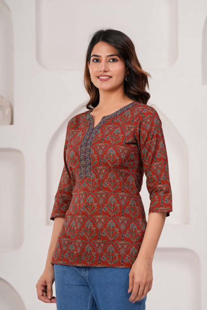 Women Maroon Printed Straight Tunic | LASVINI - Redefining Indian Fashion with Elegance