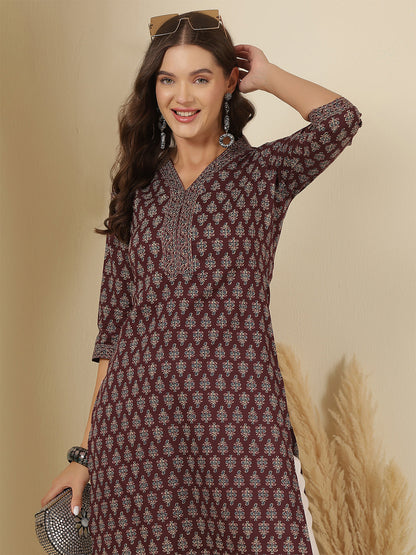 Burgundy Printed Straight Kurta with Three Quarter Sleeves | LASVINI - Redefining Indian Fashion with Elegance