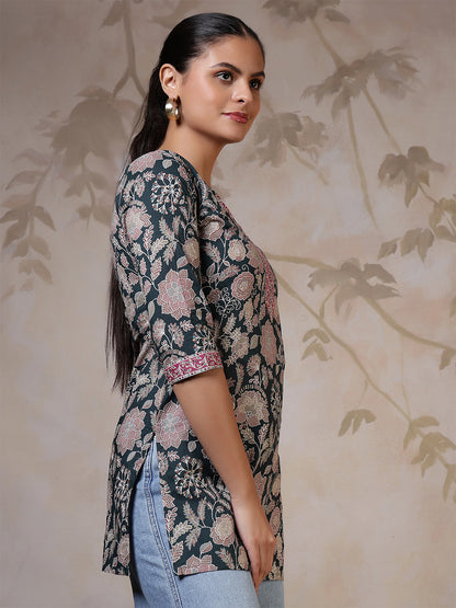Women Green Printed Straight Tunic | LASVINI - Redefining Indian Fashion with Elegance