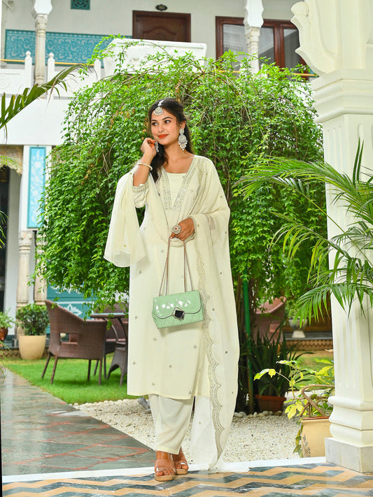 Off White Embroidered Kurta Set | LASVINI - Redefining Indian Fashion with Elegance