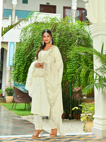 Off White Embroidered Kurta Set | LASVINI - Redefining Indian Fashion with Elegance