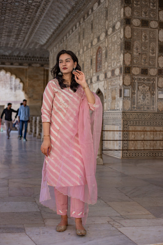 Light Pink Leheriya Cotton Kurta Pant Set With Organza Dupatta | LASVINI - Redefining Indian Fashion with Elegance
