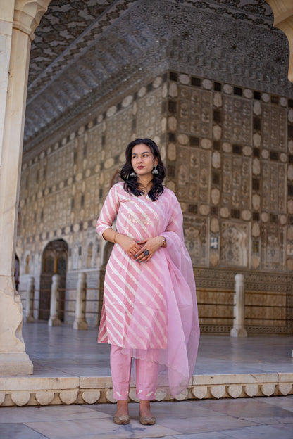 Light Pink Leheriya Cotton Kurta Pant Set With Organza Dupatta | LASVINI - Redefining Indian Fashion with Elegance