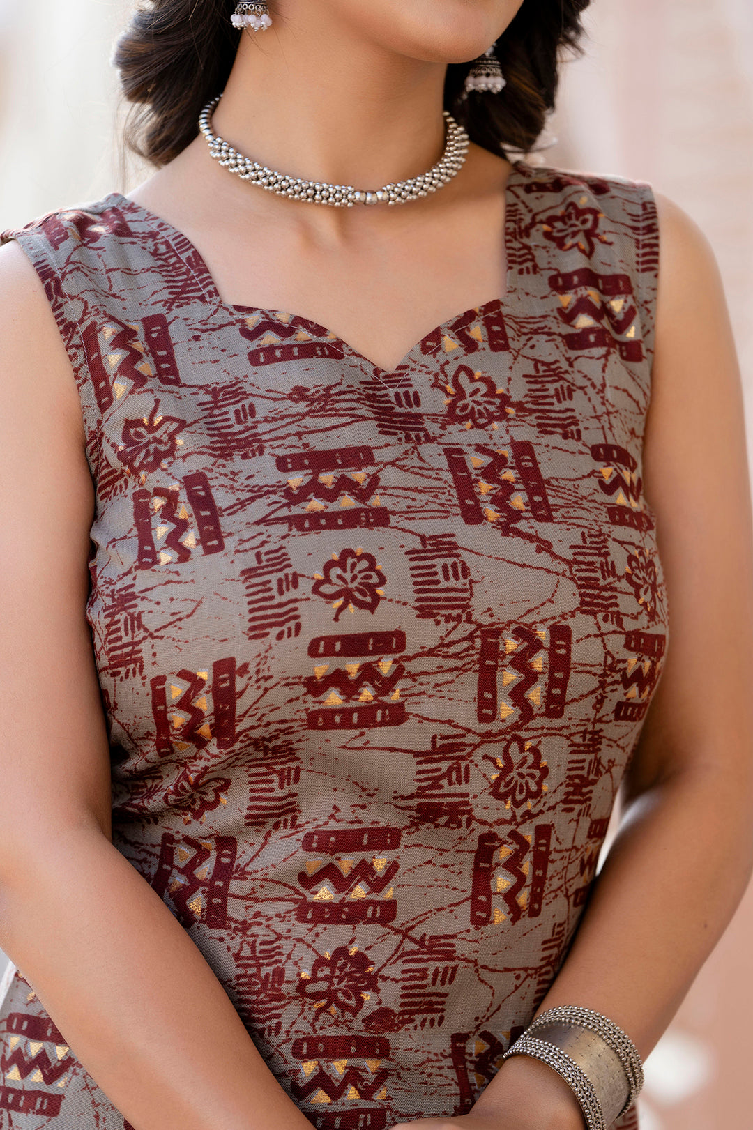 Women Grey Printed Straight Kurta With Trouser | LASVINI - Redefining Indian Fashion with Elegance