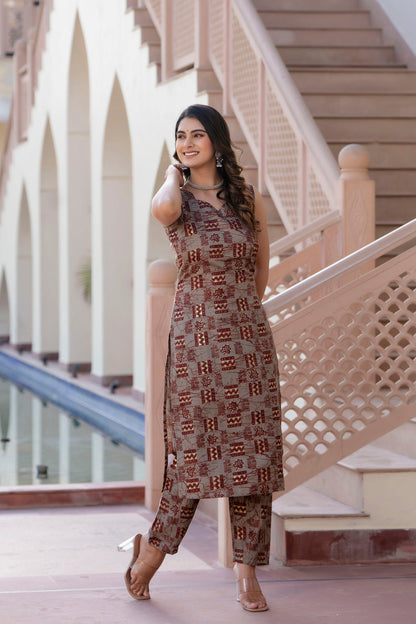 Women Grey Printed Straight Kurta With Trouser | LASVINI - Redefining Indian Fashion with Elegance