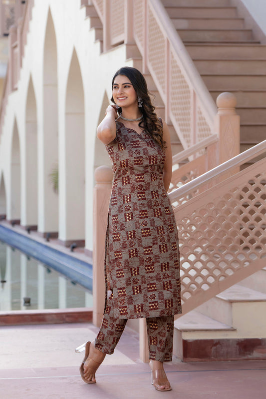 Women Grey Printed Straight Kurta With Trouser | LASVINI - Redefining Indian Fashion with Elegance